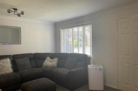 1 Madden Place - Lounge.jpg