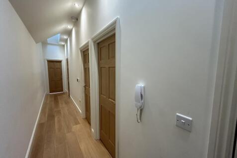 43 Moat Lane - Hallway.jpg