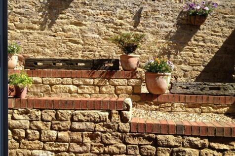 5 Bakers Lane - Courtyard 1.JPG
