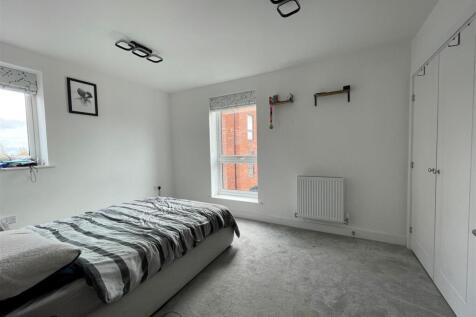 48 Wren Way - Bed 1 (3).jpg
