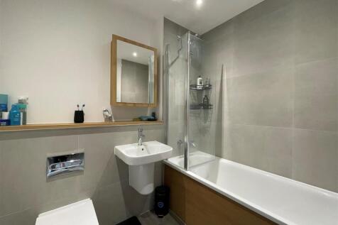 48 Wren Way - Bathroom.jpg