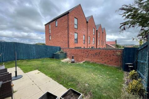 48 Wren Way - Garden.jpg