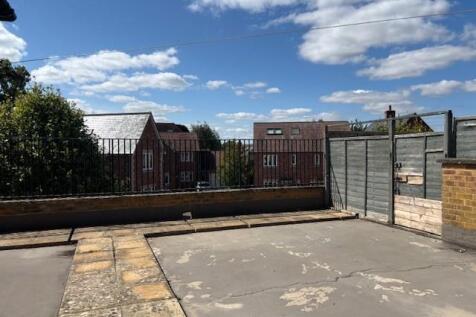 outside Flat 1 phipps.jpg