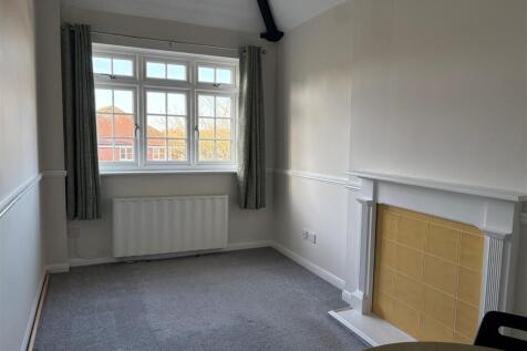 4 Wardens Lodge - Lounge Diner.jpg