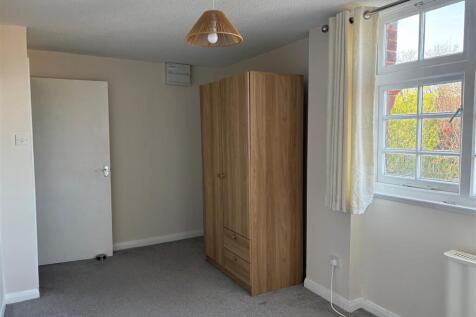 4 Wardens Lodge - Bedroom (1).jpg