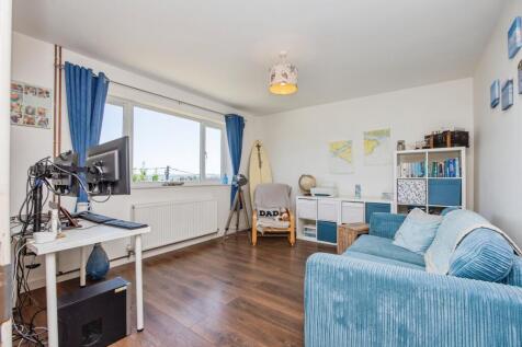 Living Room/Bedroom