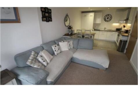 Lounge / Kitchen