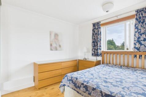 CAM05526G0-PR0042...