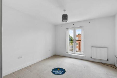 bedroom 1/balcony