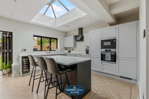 kitchen/dining room/family room