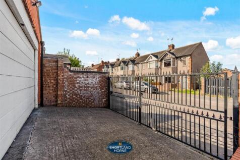 garage/off road parking