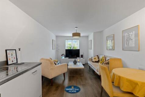 lounge/kitchen/dining room