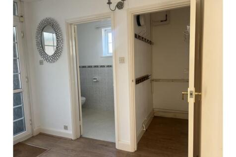 Cloak Room 