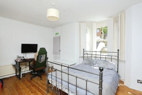 Reception/Bedroom