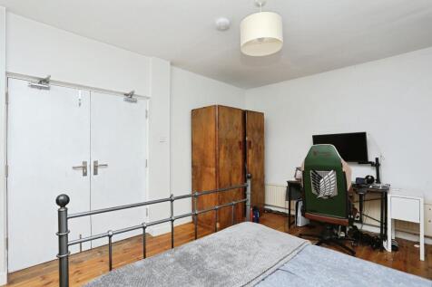 Reception/Bedroom