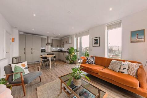 Lounge / Kitchen