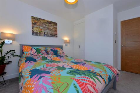 4676 bed 2.JPG