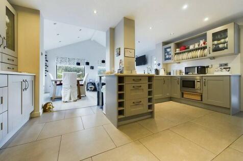 Open Plan Kitchen and Dining Room