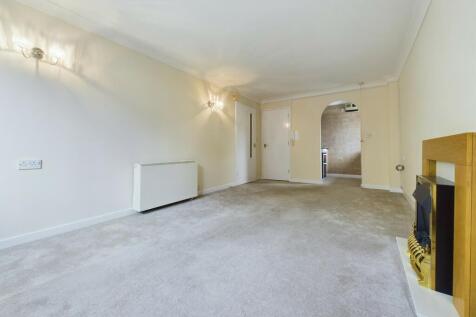 Principal Reception Room Second Angle