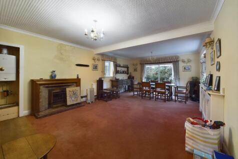 Family room/dining room