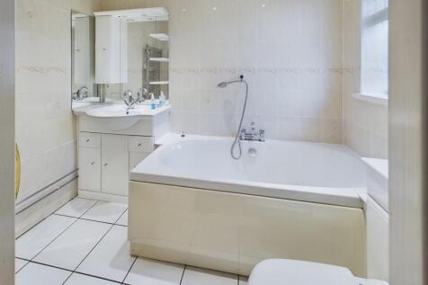 En Suite Bathroom