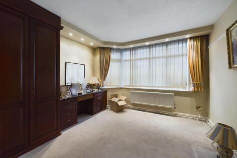 Bedroom 1 with En Suite Bathroom