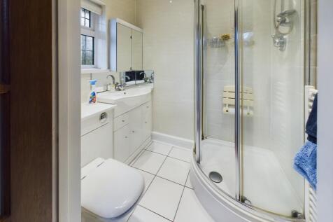 En Suite Shower Room to Bedroom 2