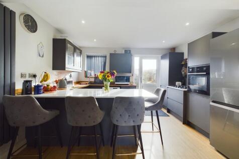 Kitchen/Breakfast Area