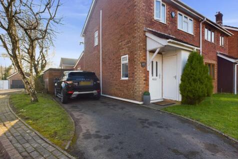 Driveway &amp; Front Entrance