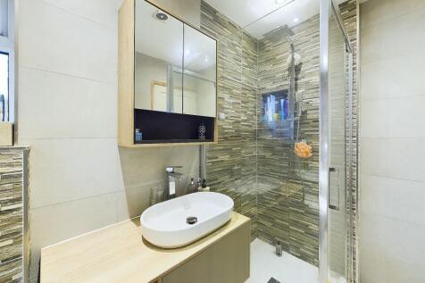 Bath/Shower Room