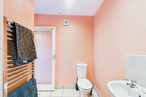 Ground floor shower room/wc