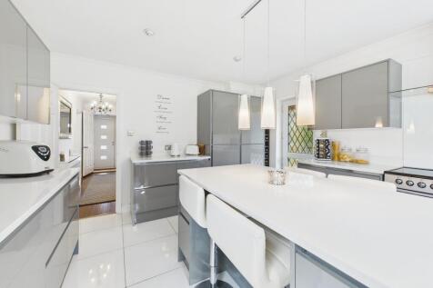 Kitchen and breakfast room