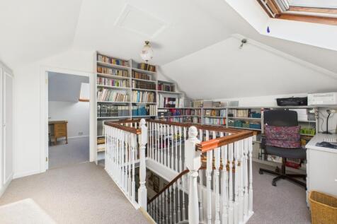 Dressing Area/Home Office