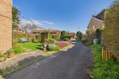 Driveway &amp; Front Entrance