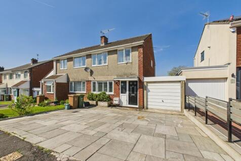 Driveway &amp; Front Entrance