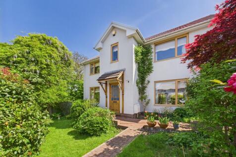 Front Garden &amp; Entrance
