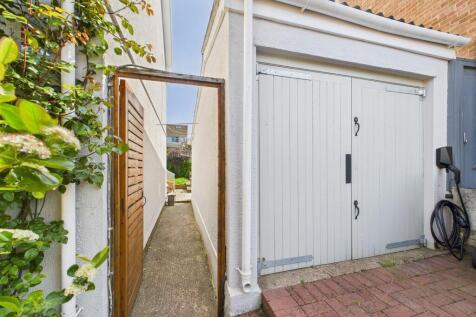 Detached Garage