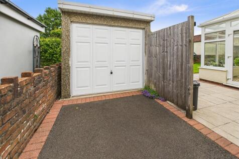 Detached Garage