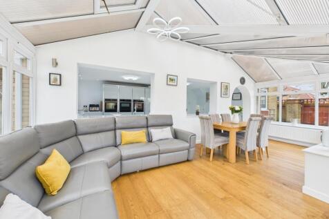 Family room/dining room