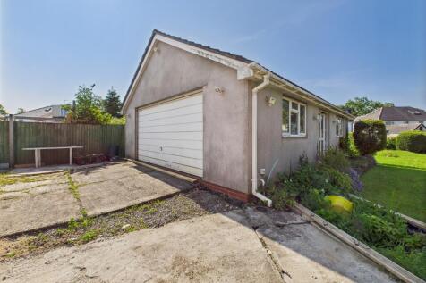 Detached Garage