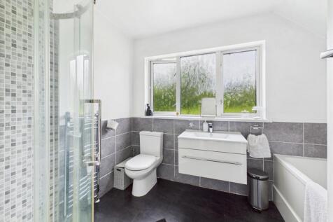 Bath/Shower Room