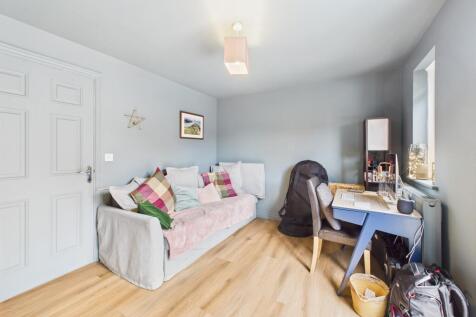 Ground Floor Bedroom/Guest Room