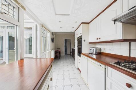 Kitchen and breakfast room