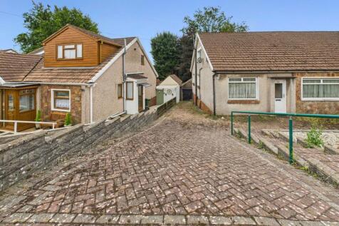 Driveway &amp; Front Entrance