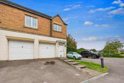 Driveway &amp; Front Entrance