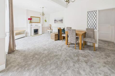 Family room/dining room