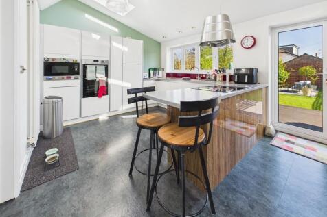 Kitchen/Breakfast Area