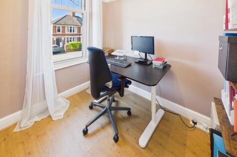 Bedroom 4/Home Office