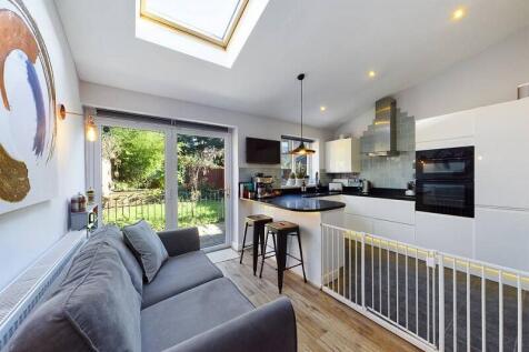 Open Plan Sitting Area/Dining Area/Kitchen