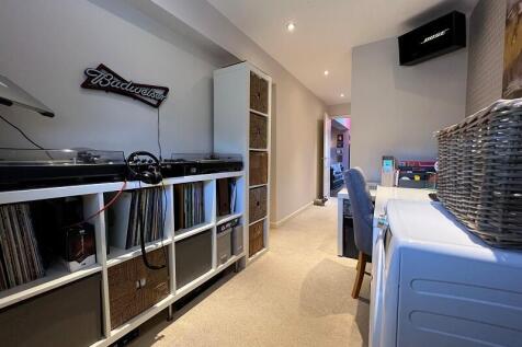 Home Office/Bedroom 4